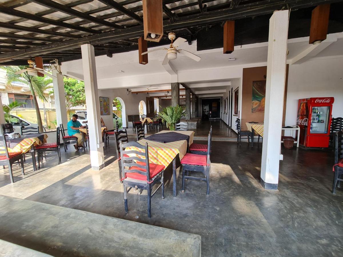 Star Beach Guest House Negombo Exterior photo