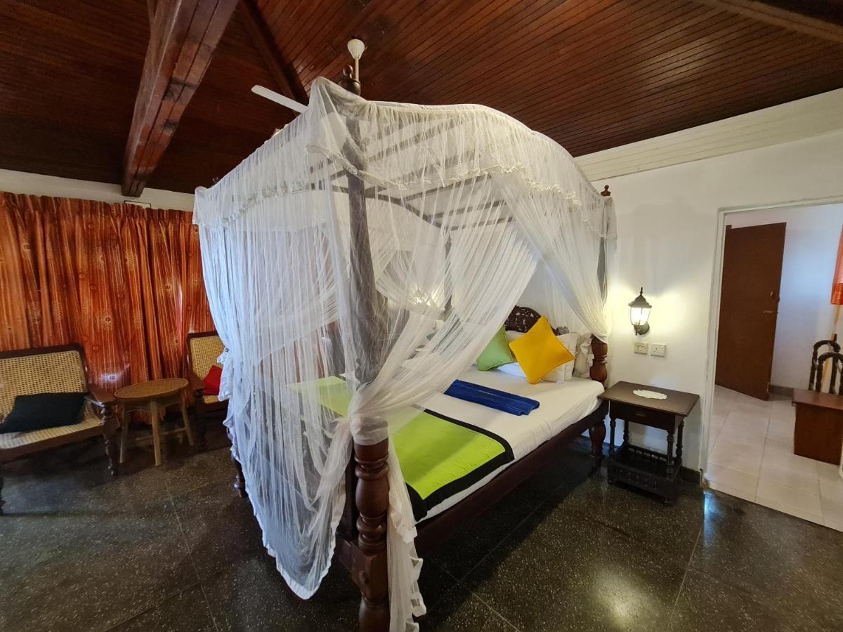 Star Beach Guest House Negombo Exterior photo