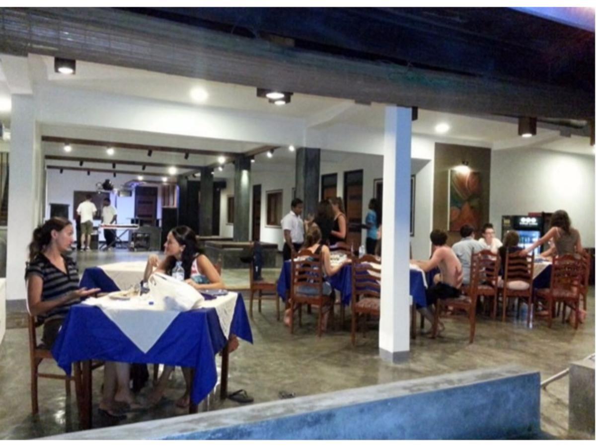 Star Beach Guest House Negombo Exterior photo