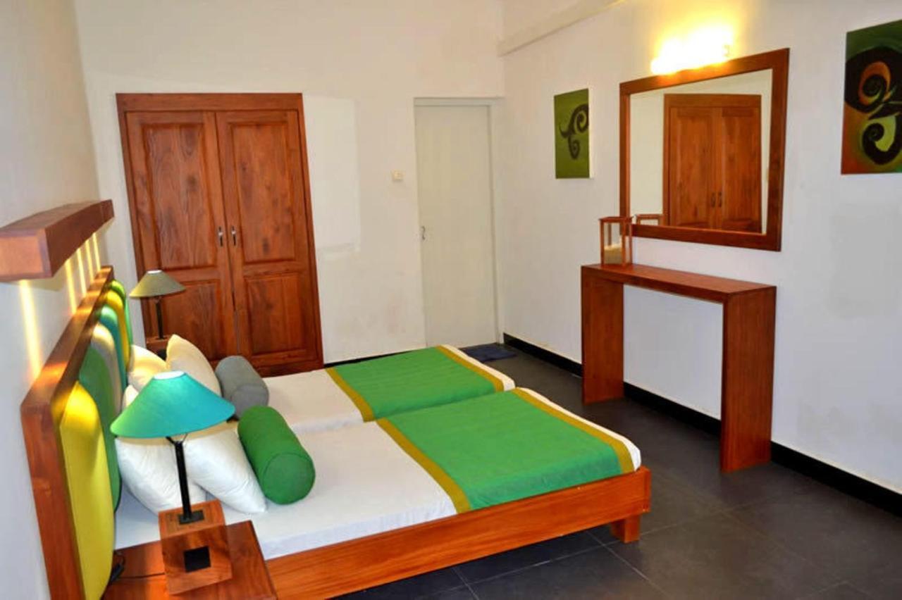 Star Beach Guest House Negombo Exterior photo